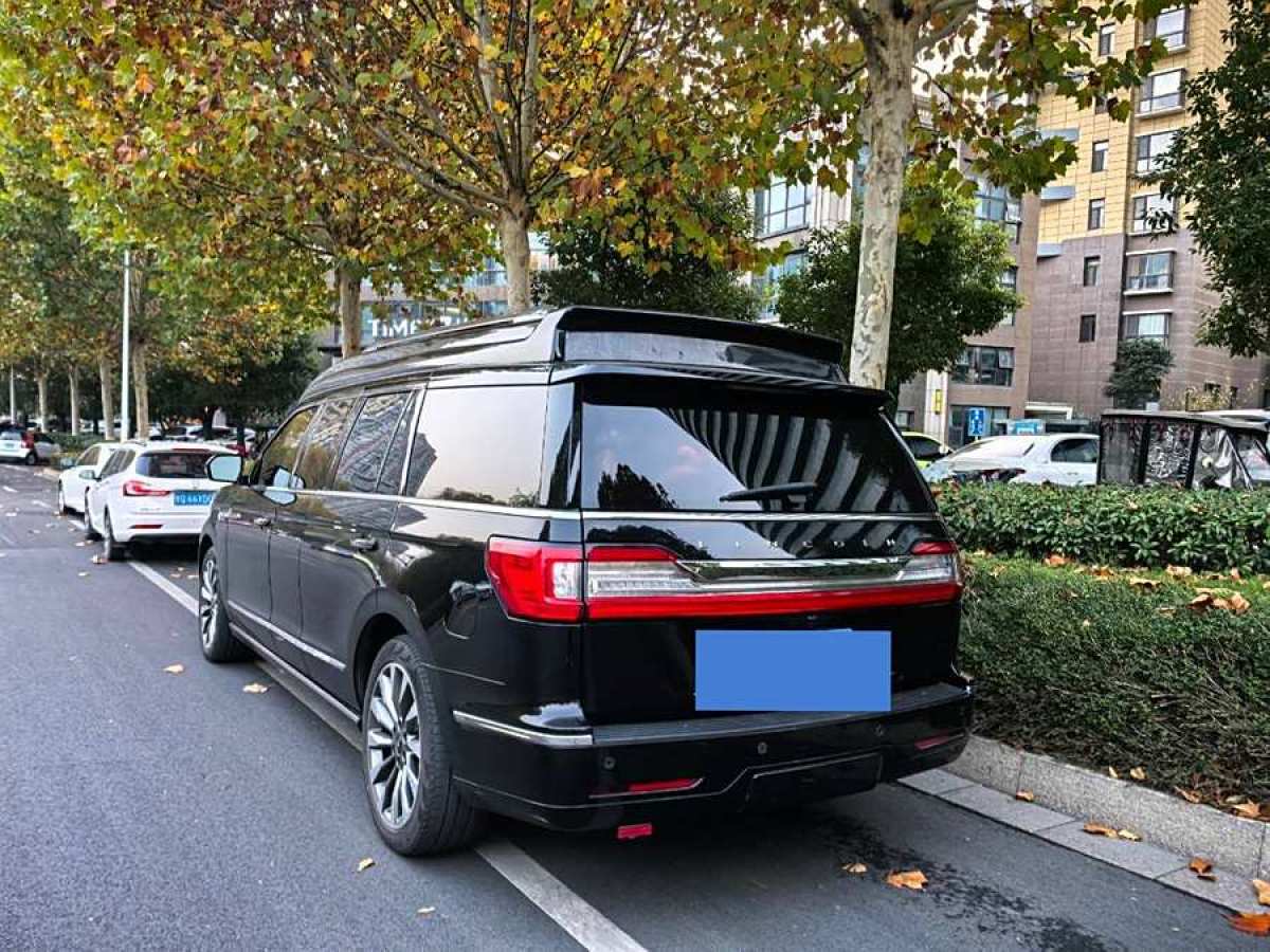 林肯 領(lǐng)航員  2020款 3.5T L 長(zhǎng)軸總統(tǒng)版圖片