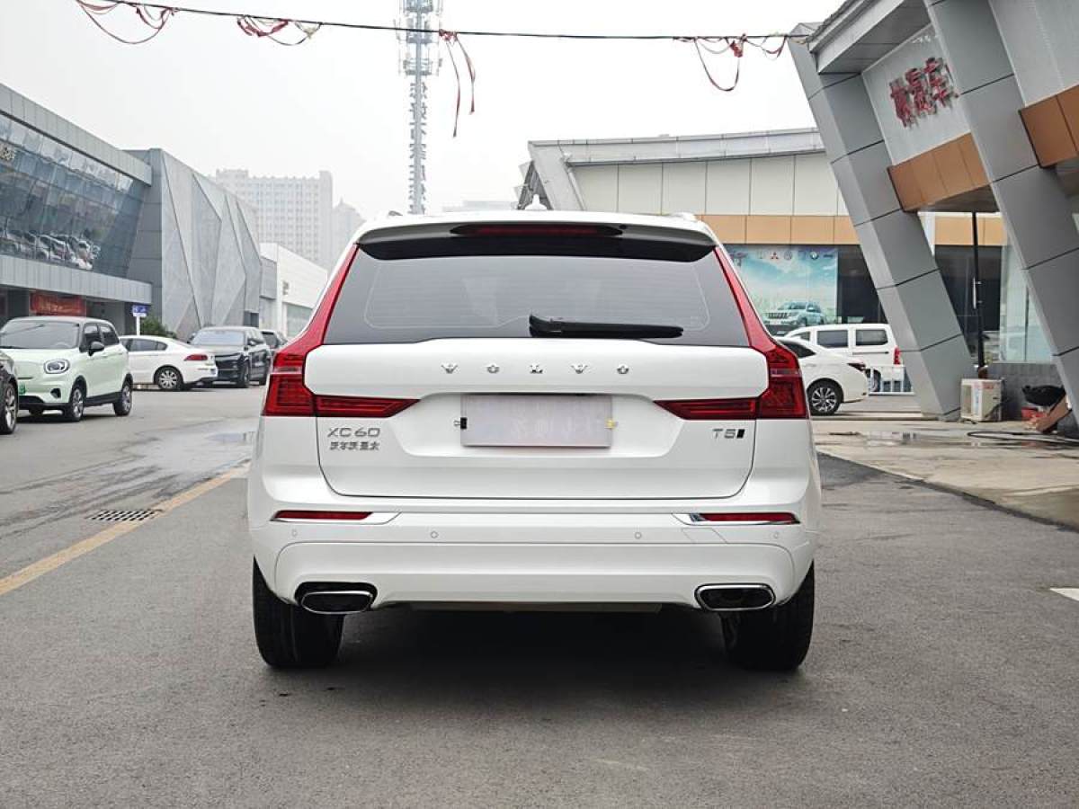 2021年6月沃爾沃 XC60  2021款 T5 四驅(qū)智逸豪華版