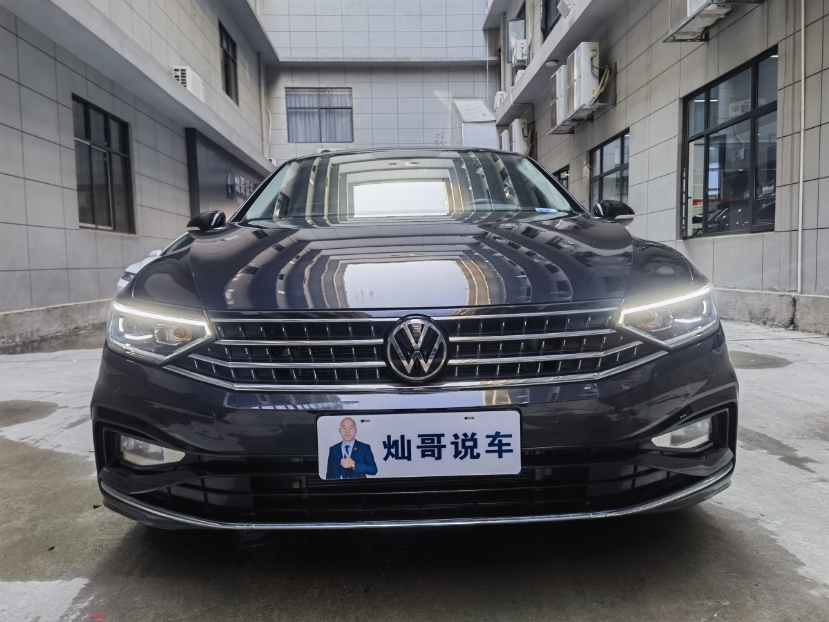 大眾 邁騰  2023款 200萬(wàn)輛紀(jì)念版 330TSI DSG領(lǐng)先型圖片