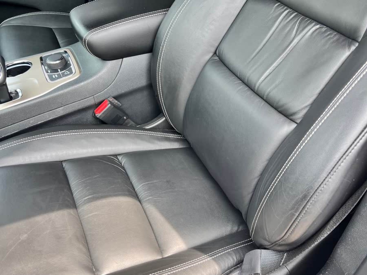 Jeep 大切諾基  2015款 3.0L 舒享導航版圖片