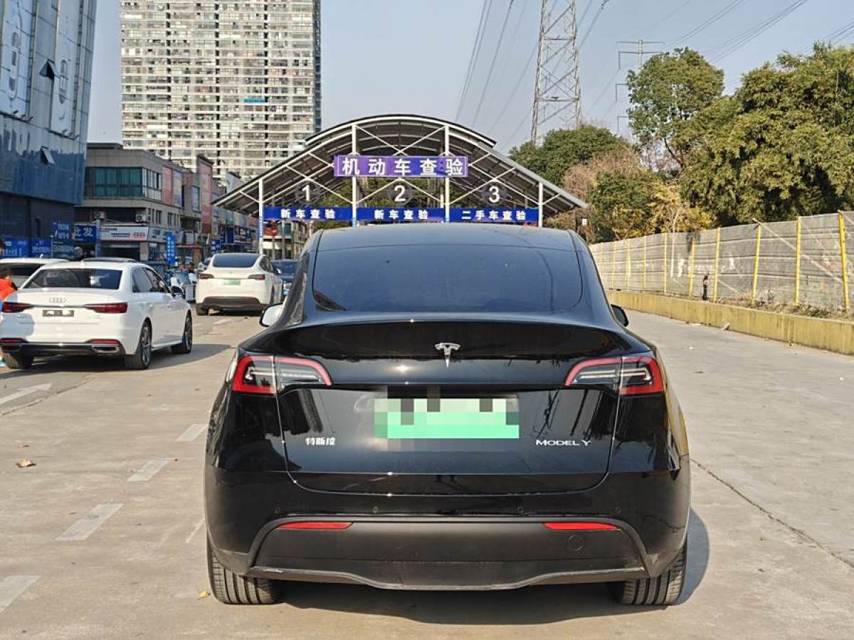 特斯拉 Model 3  2022款 后輪驅(qū)動(dòng)版圖片