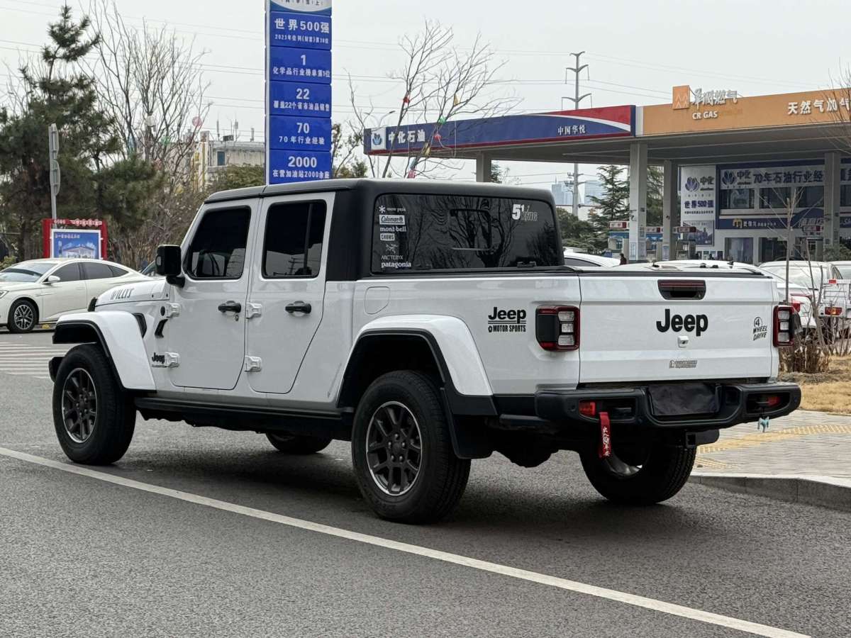 2023年6月Jeep 角斗士  2022款 3.6L 先行版