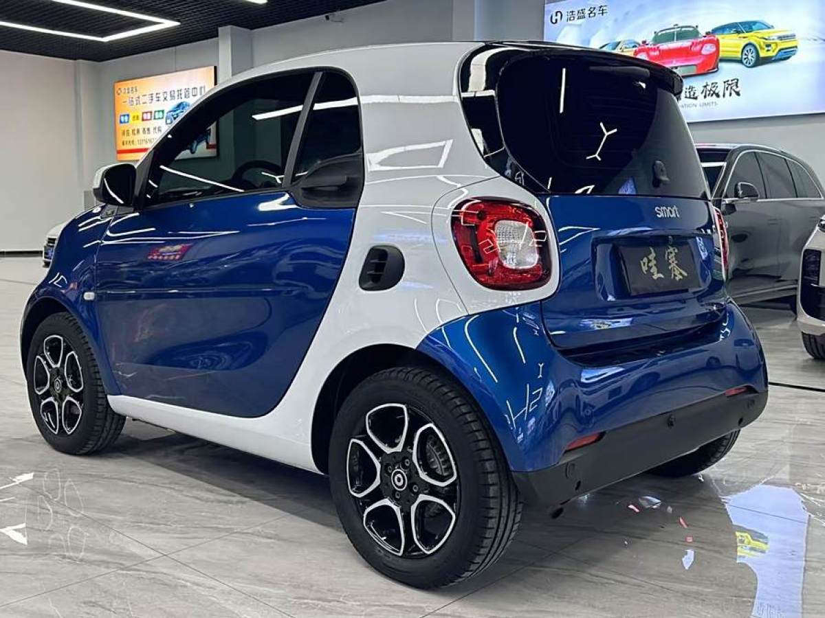 smart fortwo  2019款 0.9T 66千瓦硬頂動(dòng)擎版 國VI圖片