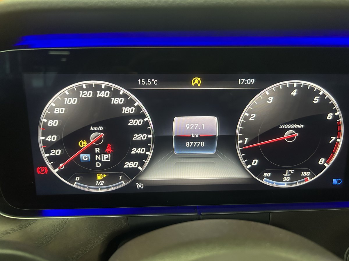 奔馳 奔馳E級(jí)  2020款 改款 E 300 L 時(shí)尚型圖片