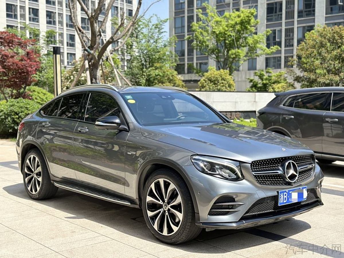 奔馳 奔馳GLC  2023款 改款 GLC 260 4MATIC 轎跑SUV圖片