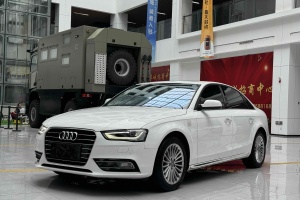 奥迪A4L 奥迪 35 TFSI 典藏版 自动标准型