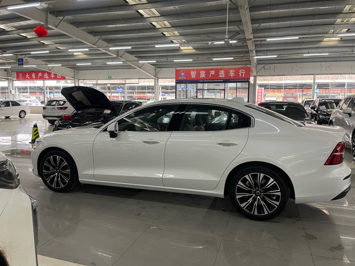沃爾沃 S60L  2024款 B4 智遠(yuǎn)豪華版圖片