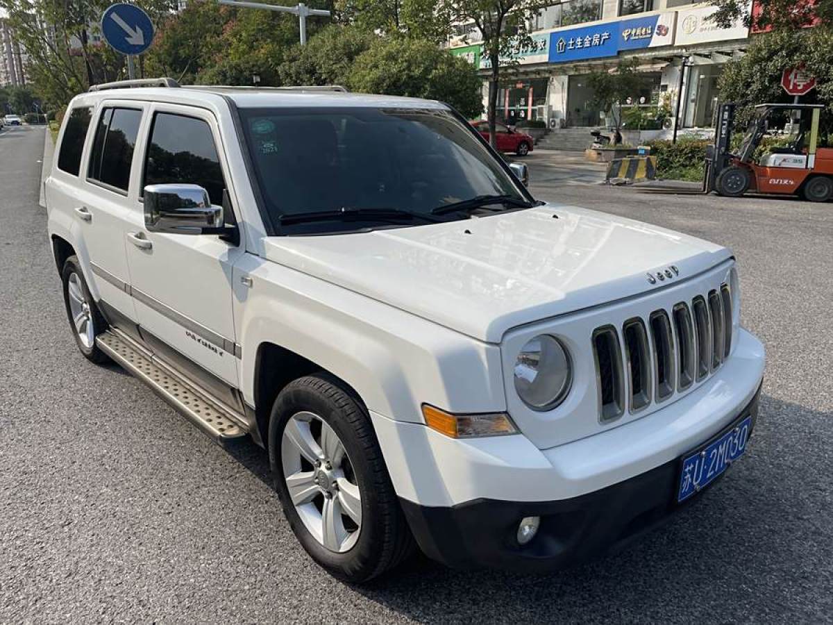 Jeep 自由客  2014款 2.0L 運動增強版圖片