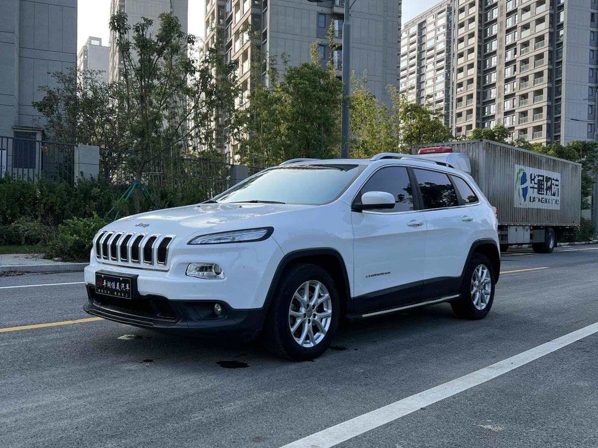 Jeep 自由光  2016款 2.4L 領(lǐng)先智能版圖片