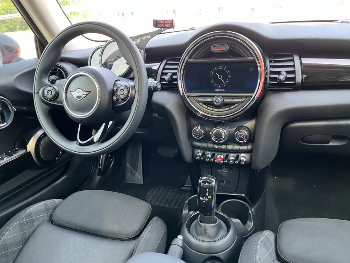 MINI MINI  2019款 1.5T COOPER 經(jīng)典派圖片