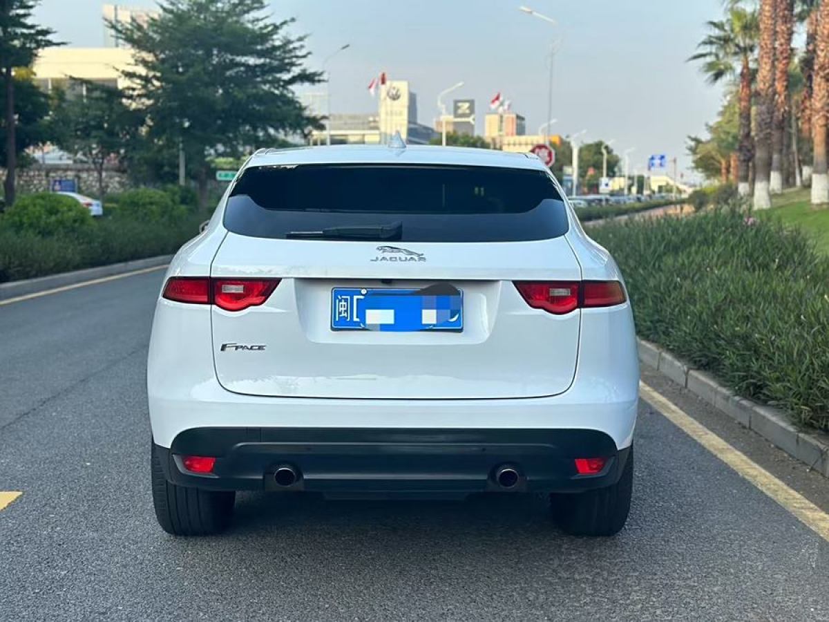 捷豹 F-PACE  2018款 2.0T 兩驅(qū)都市尊享版圖片