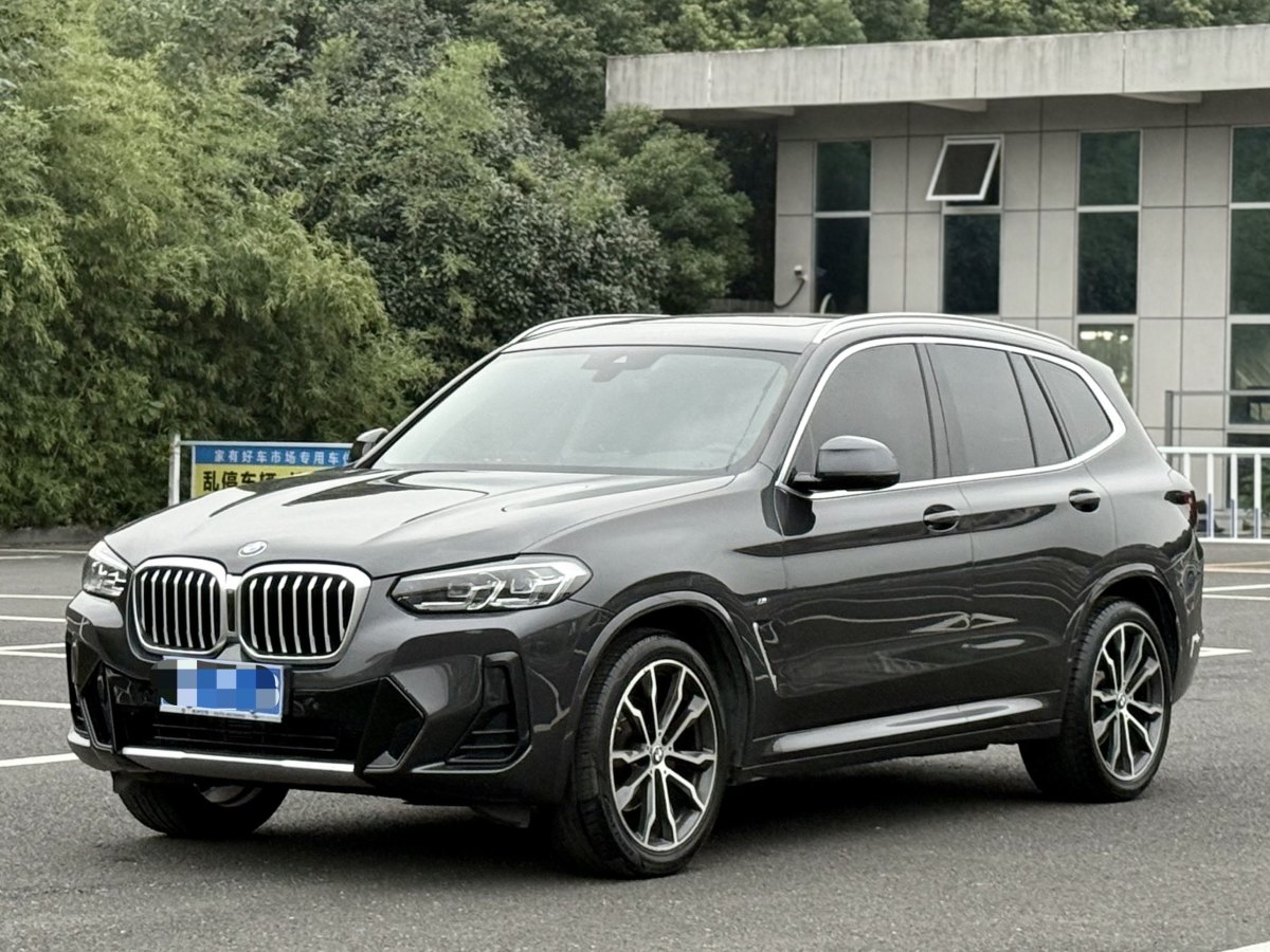 寶馬 寶馬X3  2022款 xDrive30i 領(lǐng)先型 M曜夜套裝圖片