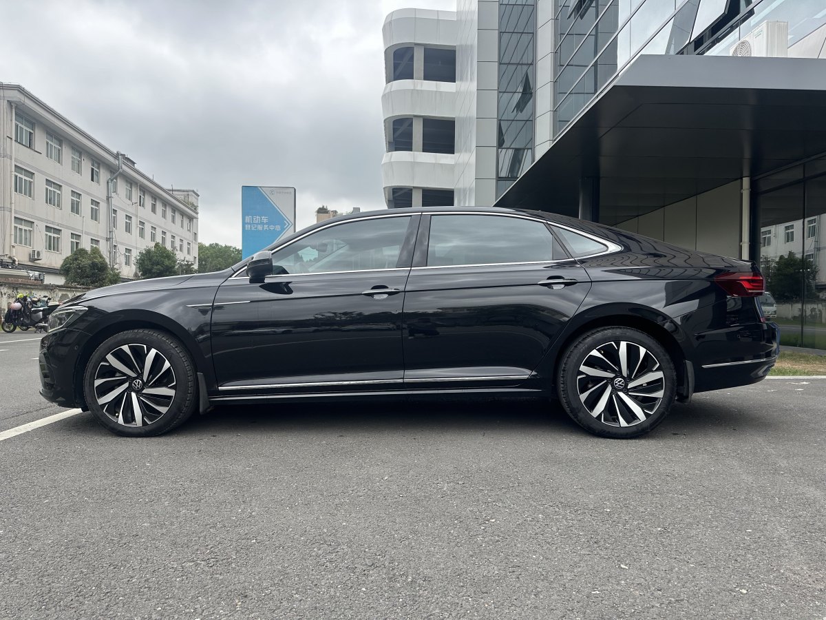 大眾 帕薩特  2022款 330TSI 豪華版圖片