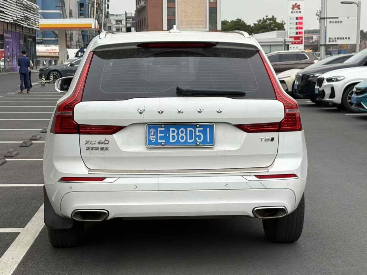 沃爾沃 XC60  2021款 T5 四驅(qū)智逸豪華版圖片