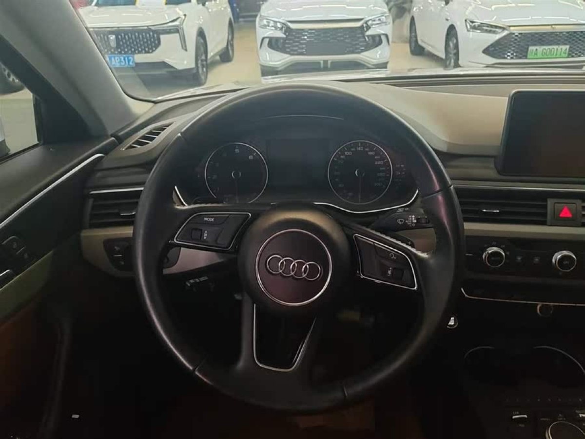 奧迪 奧迪A4L  2017款 Plus 40 TFSI 進(jìn)取型圖片