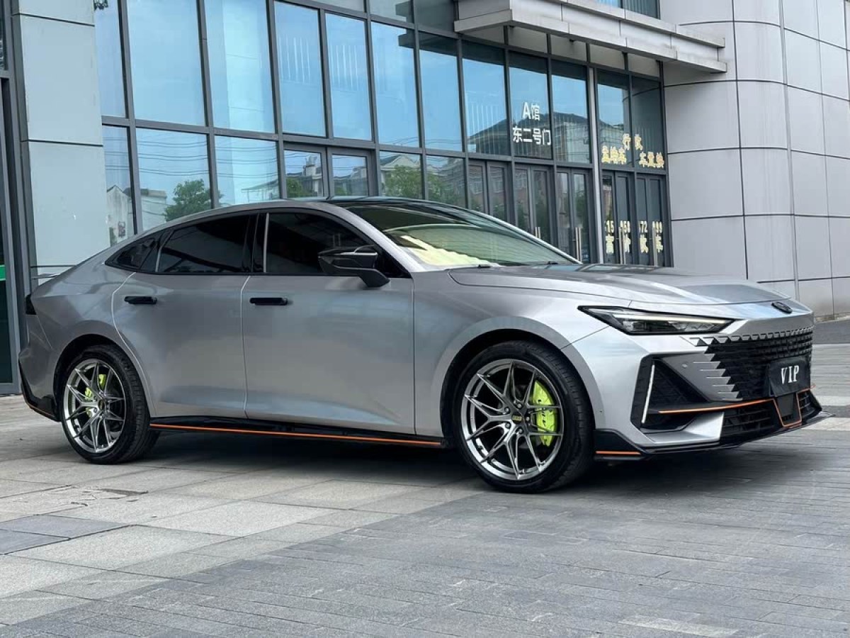 長安 長安UNI-V  2023款 1.5T 運動版圖片