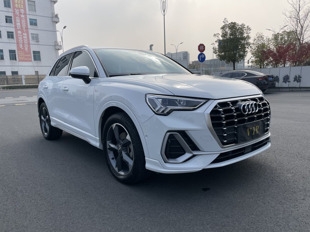 奧迪 奧迪Q3  2023款 40 TFSI 時(shí)尚動(dòng)感型圖片