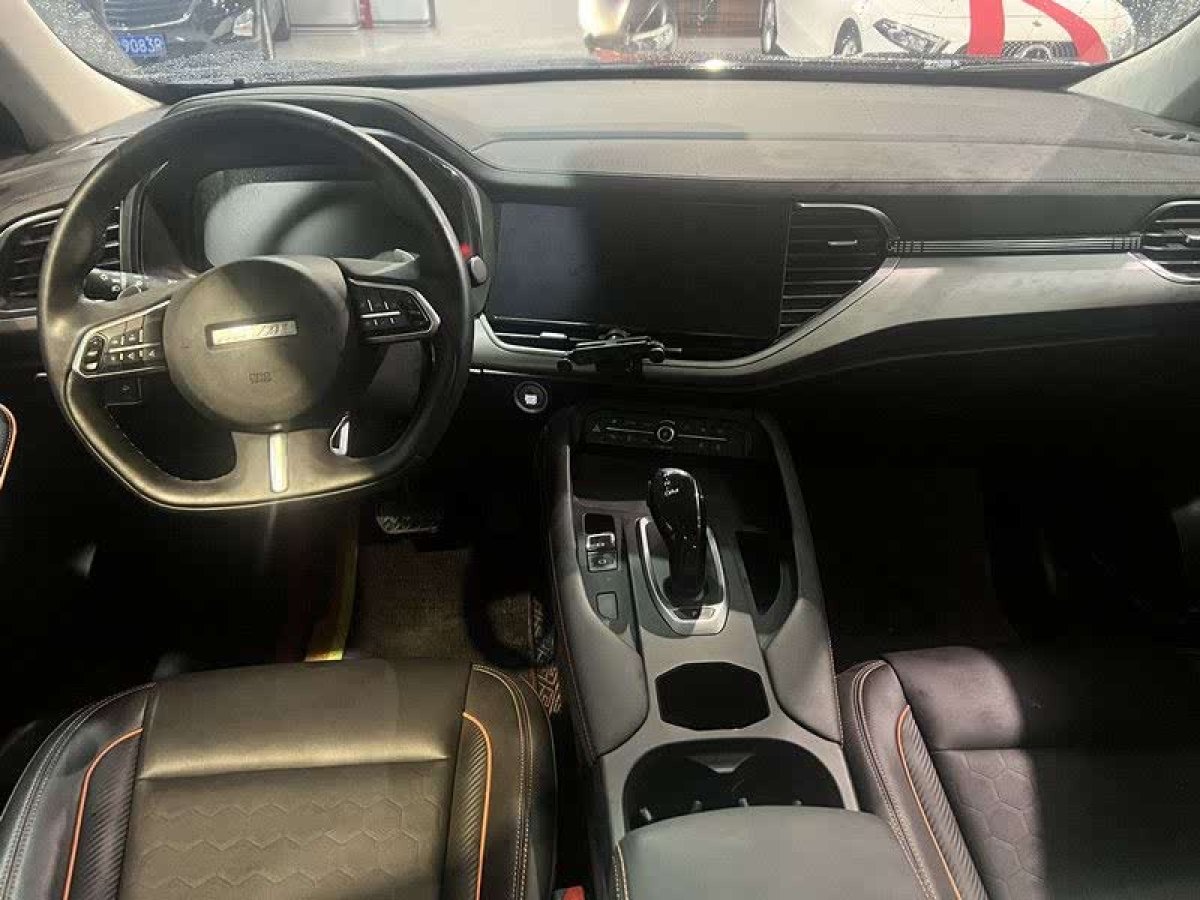 哈弗 F7  2020款 2.0T 兩驅(qū)i動圖片