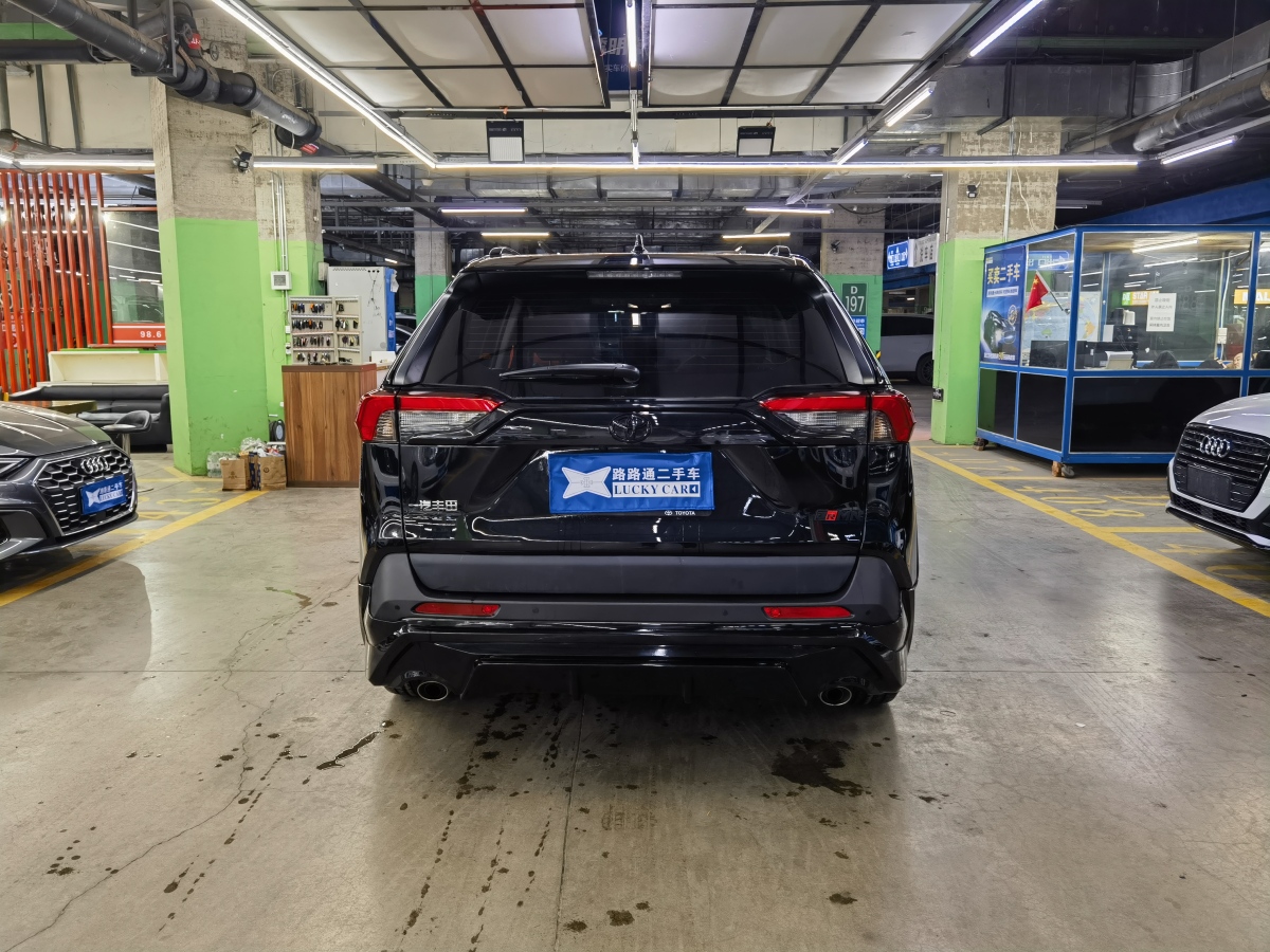 豐田 RAV4  2018款 榮放 2.0L CVT兩驅(qū)風(fēng)尚版圖片