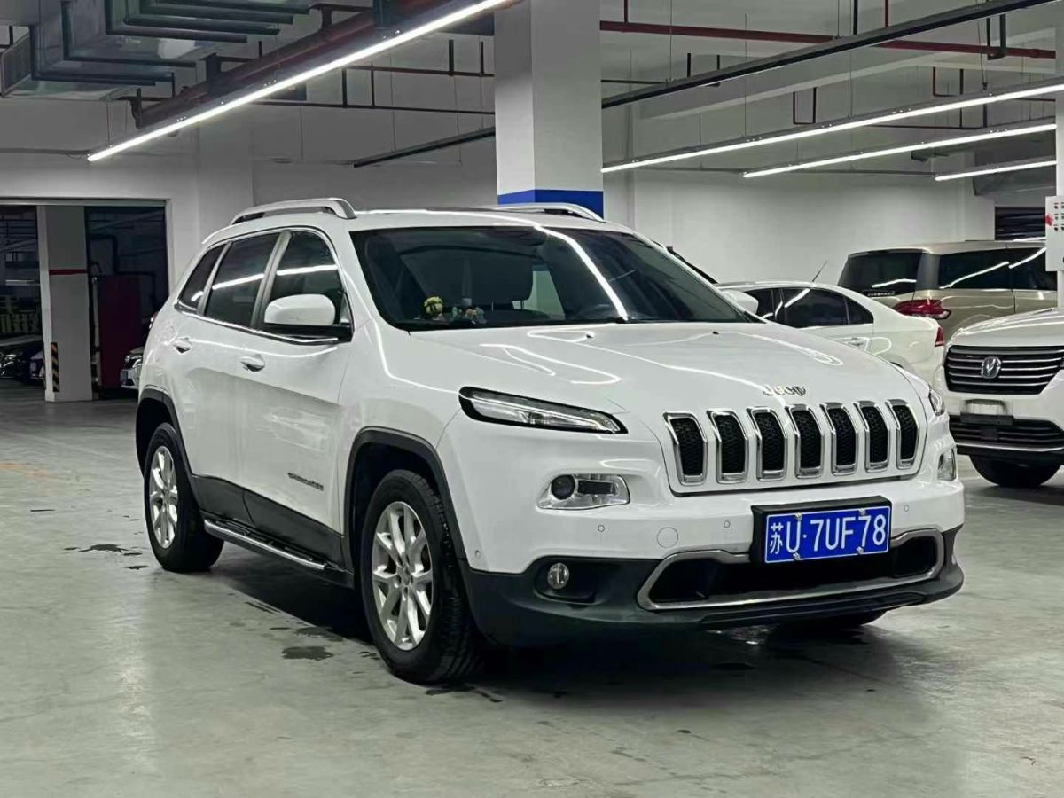 Jeep 自由光  2017款 2.0L 優(yōu)越版圖片