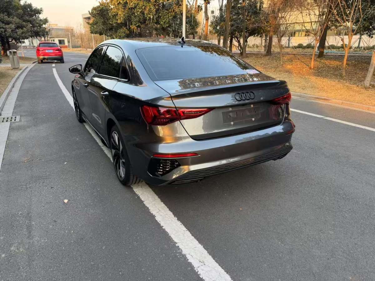 奧迪 奧迪A3  2022款 A3L Limousine 35 TFSI 時(shí)尚運(yùn)動(dòng)型圖片