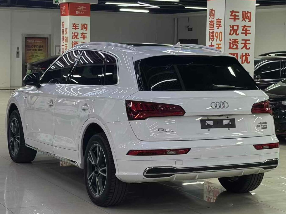 奧迪 奧迪Q3  2019款  35 TFSI 時(shí)尚動(dòng)感型圖片