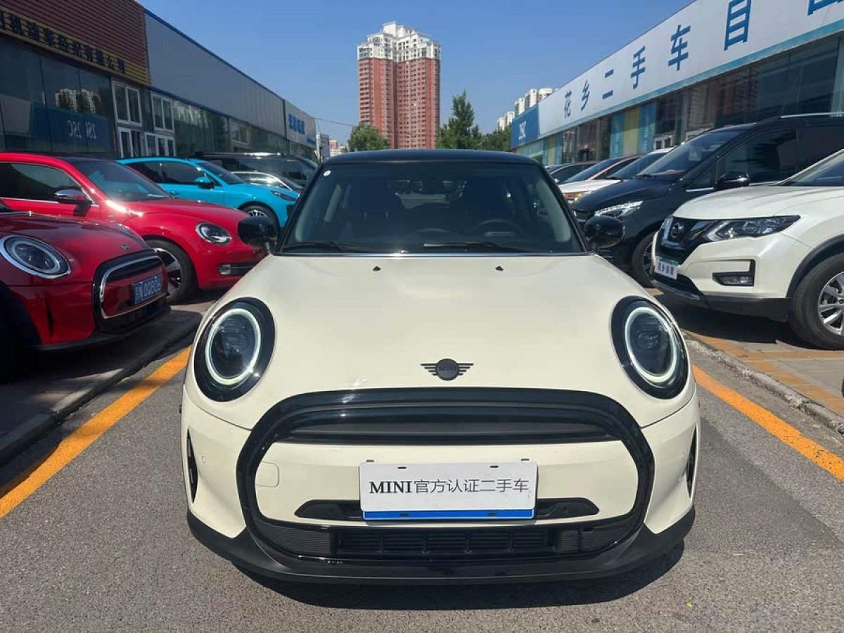 MINI MINI  2022款 改款 1.5T COOPER 藝術(shù)家圖片
