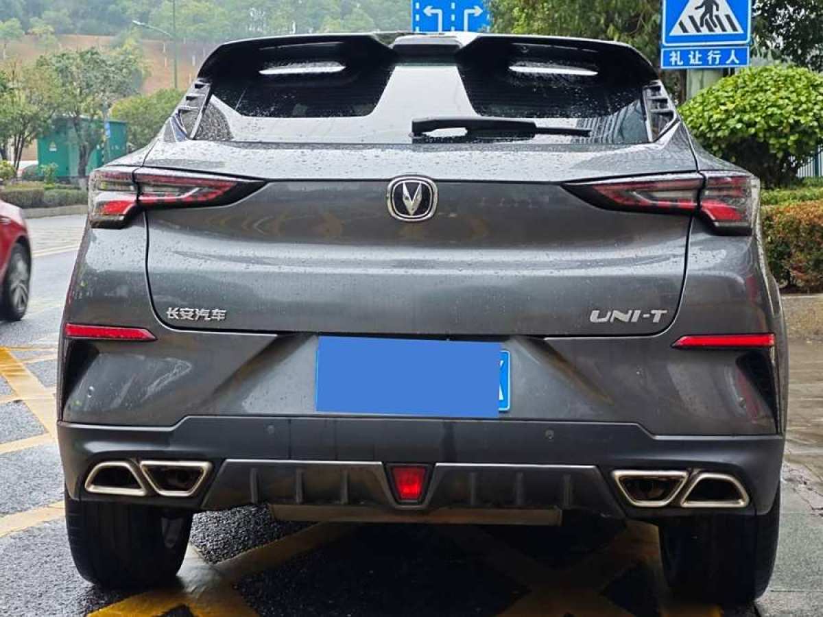 長(zhǎng)安 UNI-T  2020款 1.5T 旗艦型圖片