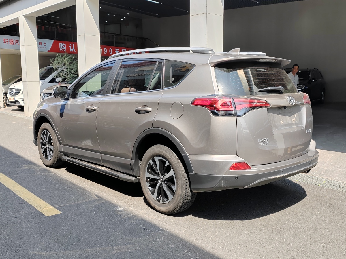 豐田 RAV4  2019款 榮放 2.0L CVT兩驅(qū)先鋒版圖片