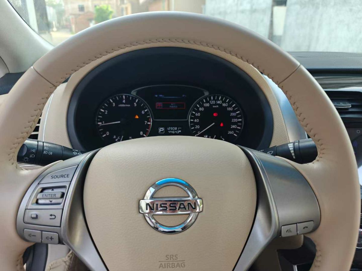 日產(chǎn) 天籟  2015款 2.0L XE-Sporty歐冠運(yùn)動(dòng)版圖片