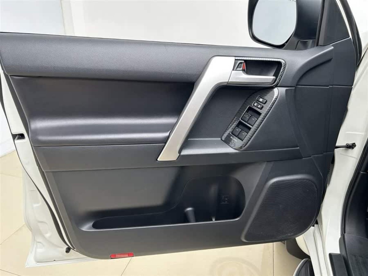 豐田 普拉多  2019款 3.5L 自動TX-L尊享版后掛備胎圖片