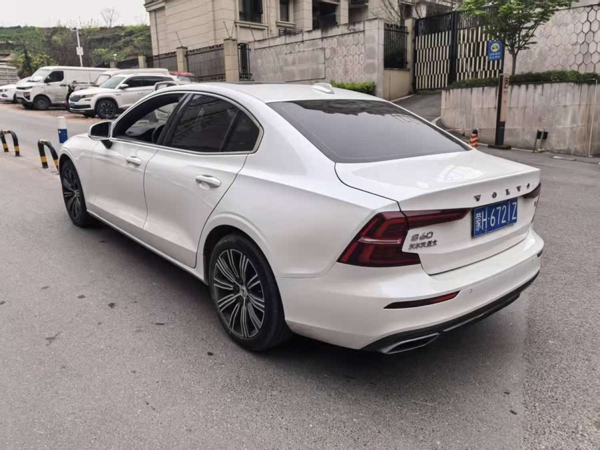 2021年4月沃爾沃 S60L  2020款 T4 智遠(yuǎn)豪華版