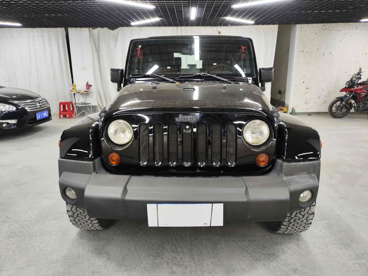 Jeep 牧馬人  2010款 3.8L Sahara 兩門版圖片