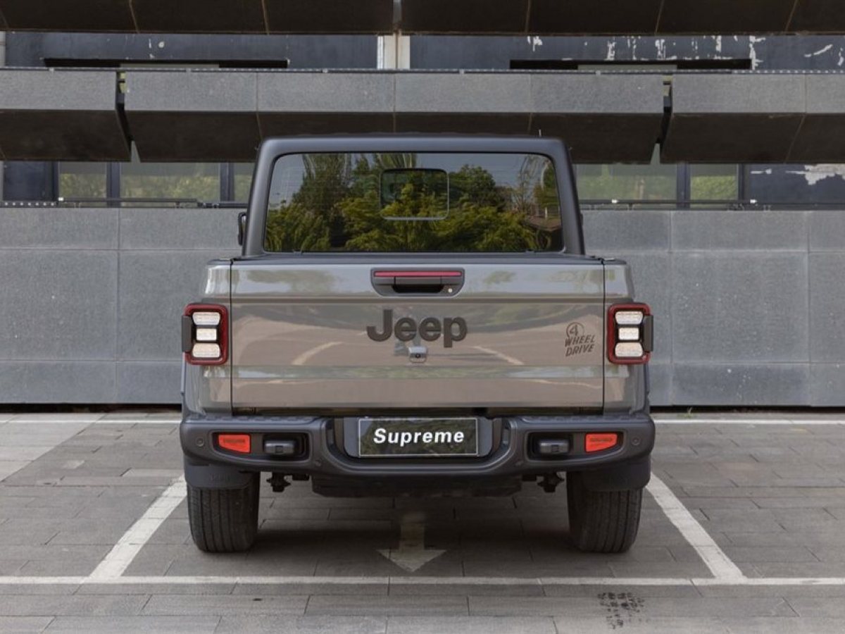 Jeep 角斗士  2023款 3.6L Overland图片