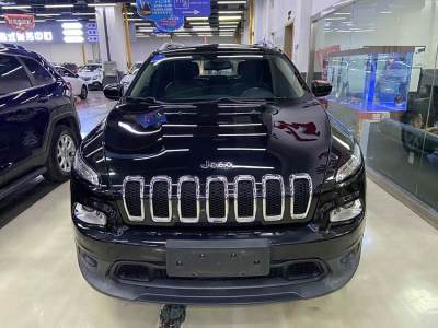 2016年11月 Jeep 自由光 2.4L 領(lǐng)先版圖片