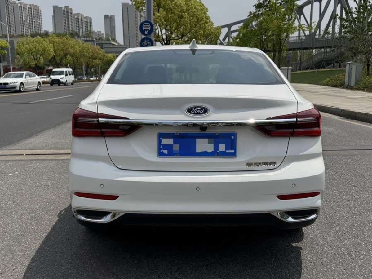 福特 福睿斯  2021款 1.5L 自動(dòng)黃金版圖片