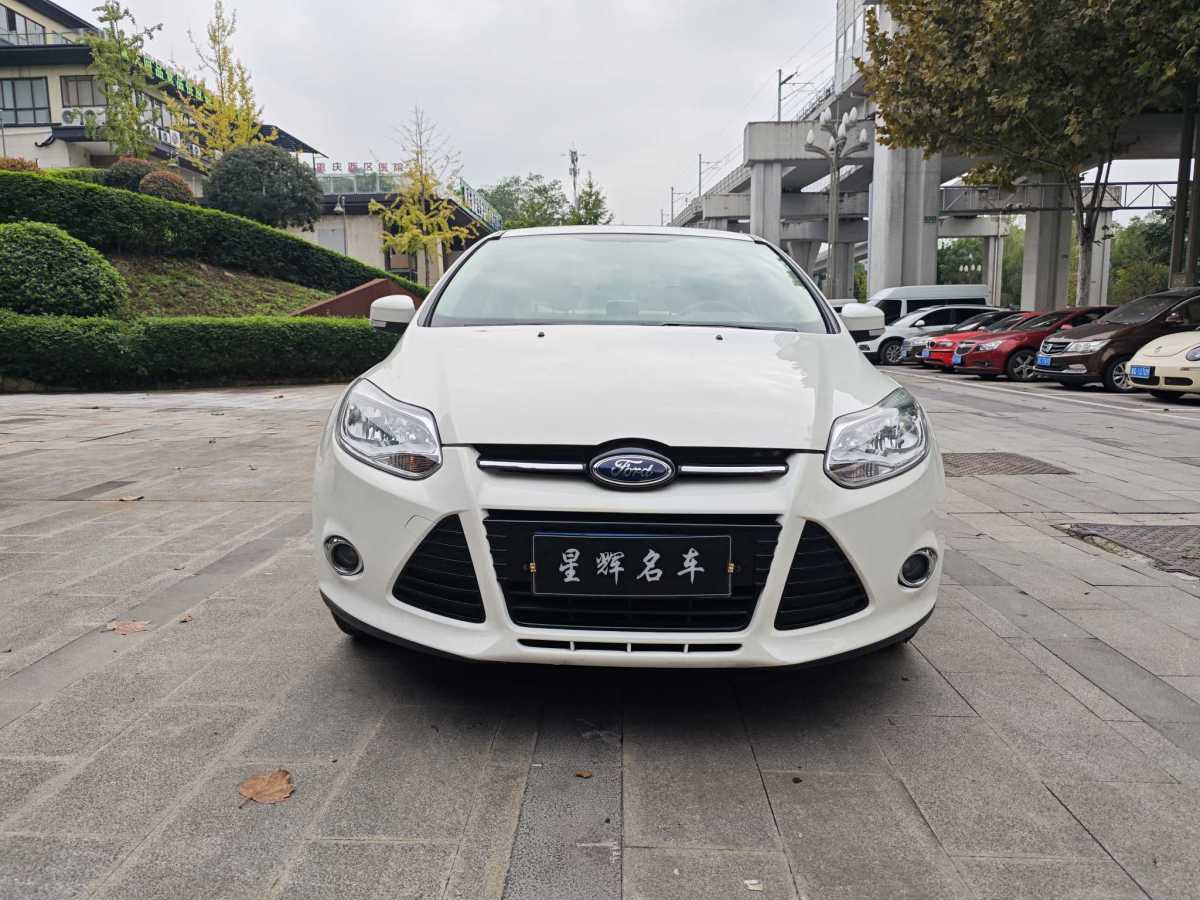 福特 ?？怂? 2012款 三廂 1.6L 自動(dòng)尊貴型圖片