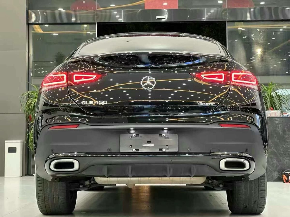 2022年4月奔馳 奔馳GLC  2022款 GLC 260 4MATIC 轎跑SUV