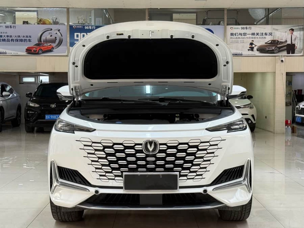 長(zhǎng)安 長(zhǎng)安UNI-K  2021款 2.0T 全輪驅(qū)動(dòng)尊貴型圖片
