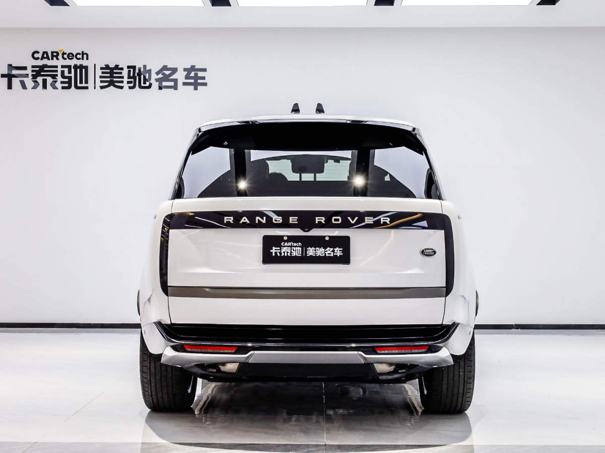 路虎 揽胜 2023款 改款 3.0 L6 400PS 盛世加长版图片