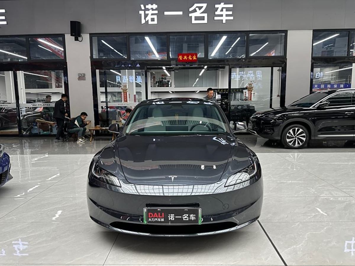 特斯拉 Model 3  2023款 后輪驅(qū)動(dòng)版圖片