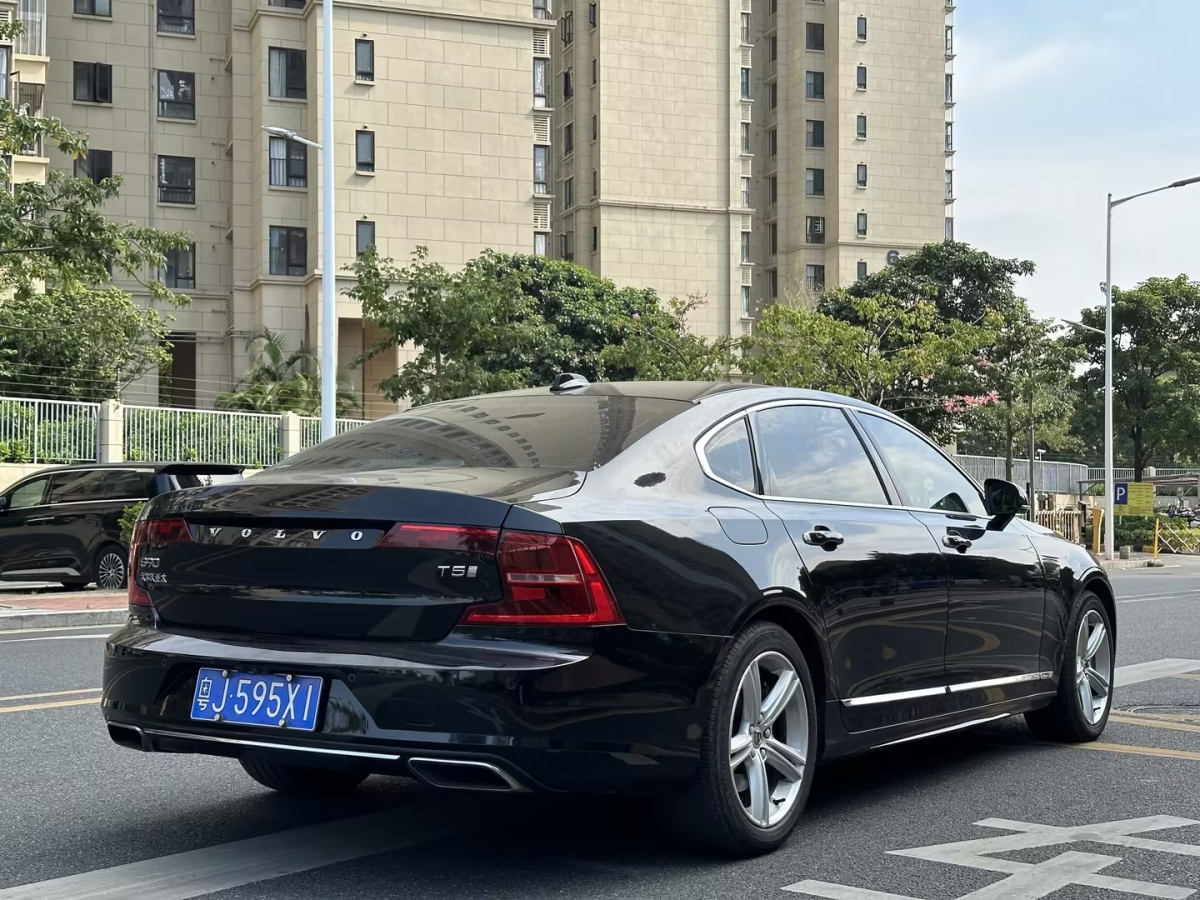 沃爾沃 S90  2019款 T5 智尊版圖片