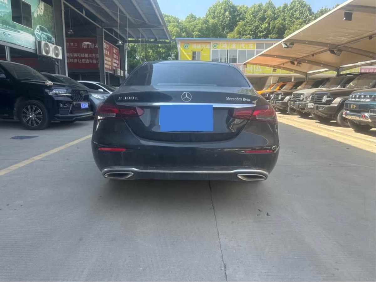 奔馳 奔馳E級(jí)  2021款 改款 E 300 L 時(shí)尚型圖片