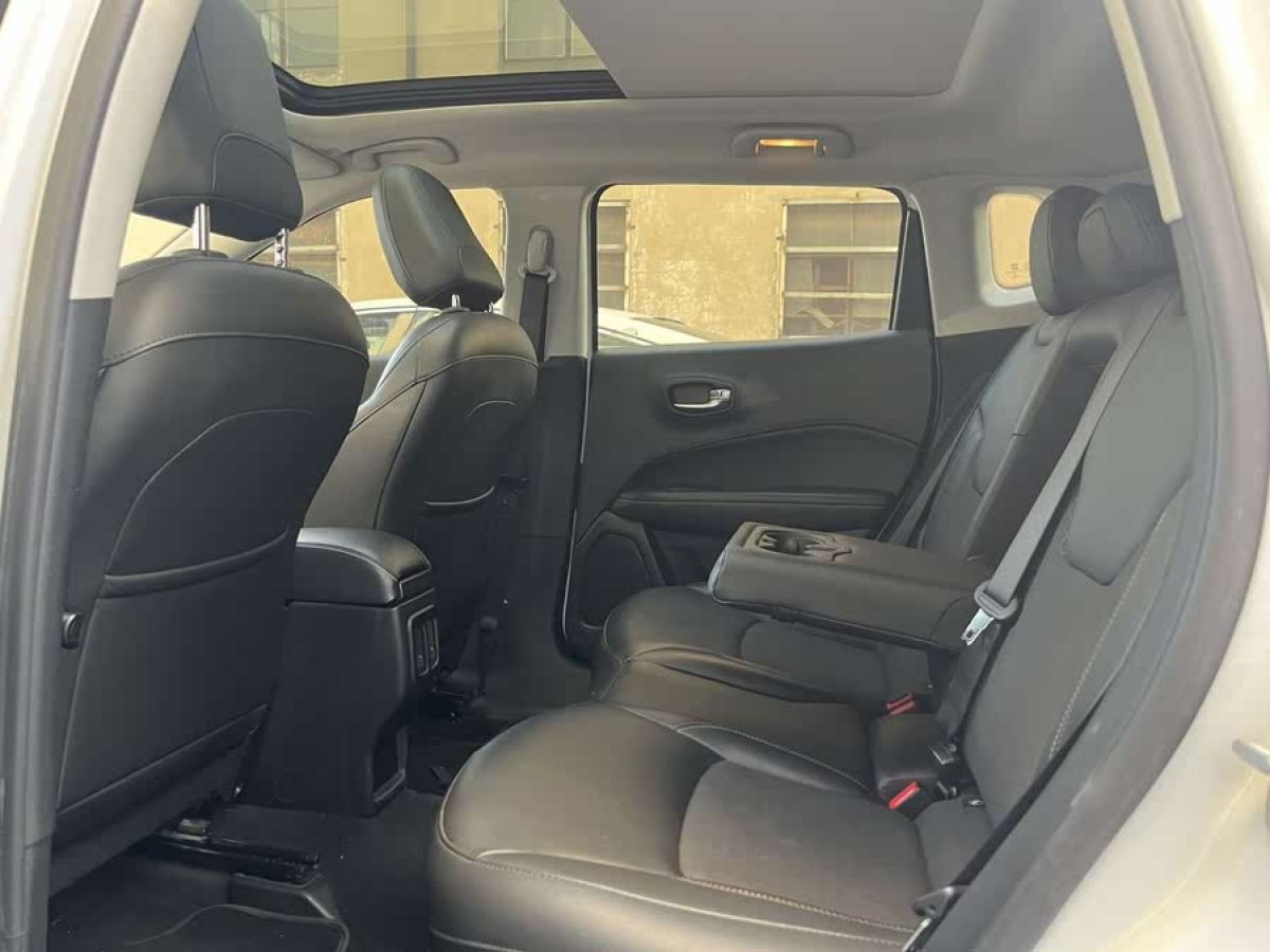 Jeep 指南者  2019款  220T 自動(dòng)悅享版圖片