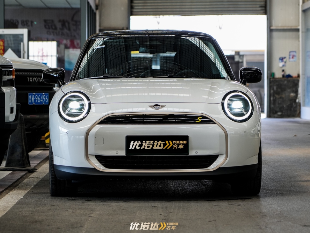 MINI 電動(dòng)MINI COOPER  2024款 452km COOPER SE 賽車手圖片