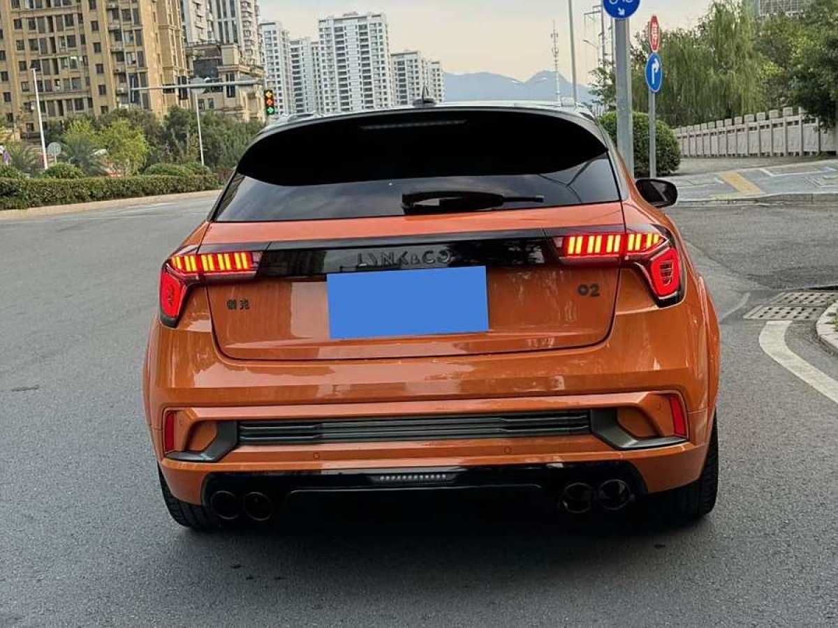 領(lǐng)克 領(lǐng)克02 Hatchback  2021款 2.0TD Halo 駕控套件版圖片