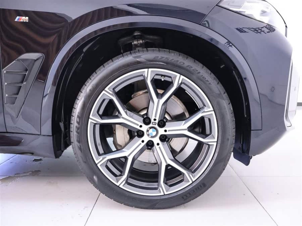 寶馬 寶馬X5  2023款 xDrive 30Li 尊享型M運(yùn)動(dòng)曜夜套裝圖片
