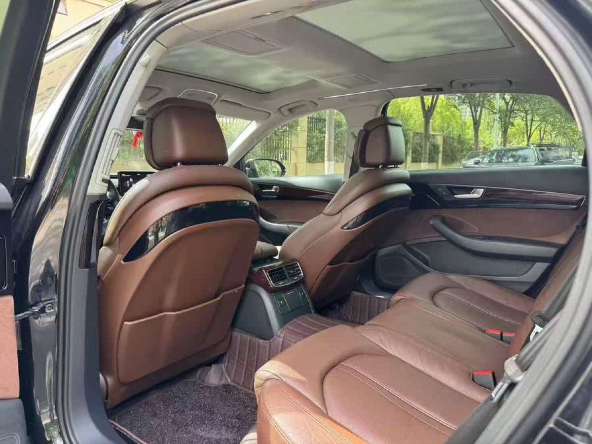 奧迪 奧迪A8  2011款 A8L 3.0 TFSI quattro尊貴型(245kW)圖片