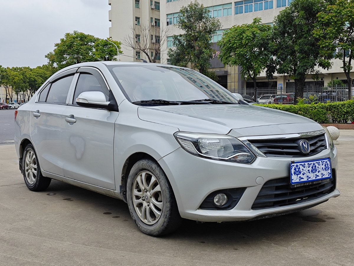 長(zhǎng)安 悅翔V3  2015款 1.4L 手動(dòng)幸福型 國(guó)V圖片