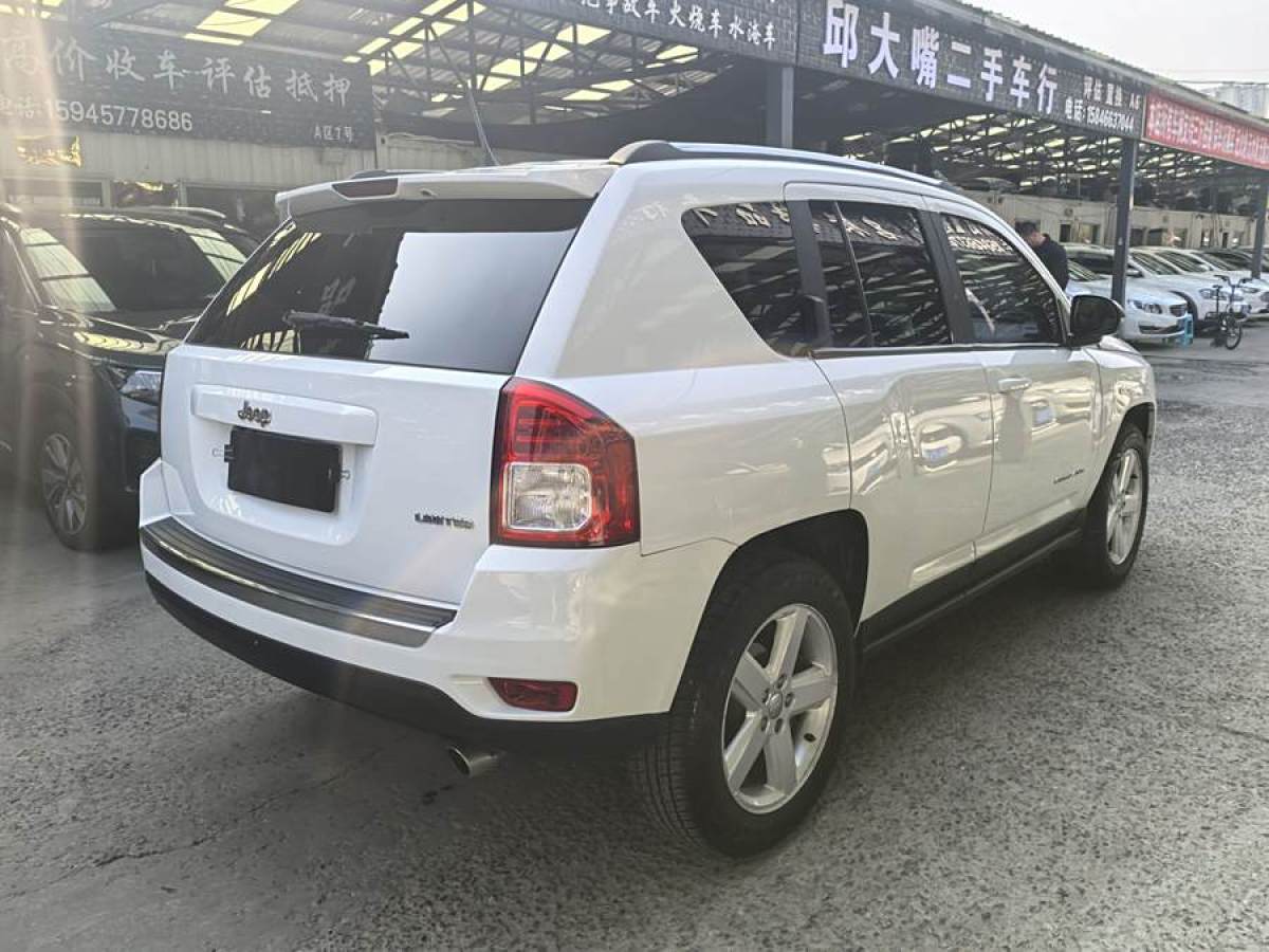 2012年2月Jeep 指南者  2012款 2.0L 兩驅(qū)豪華版